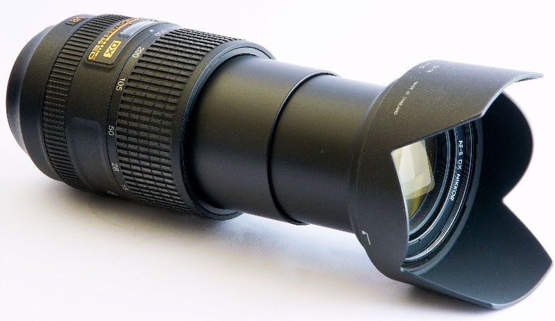 objectif Nikon DX 18-300 mm